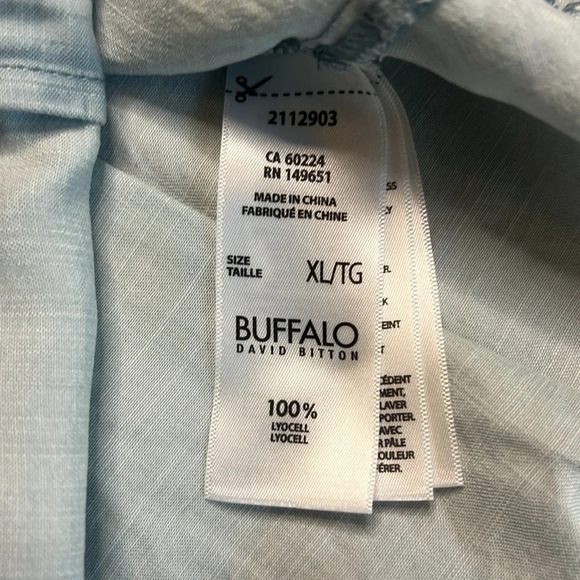 100% Lyocell sleeveless denim button down - Picture 6 of 7